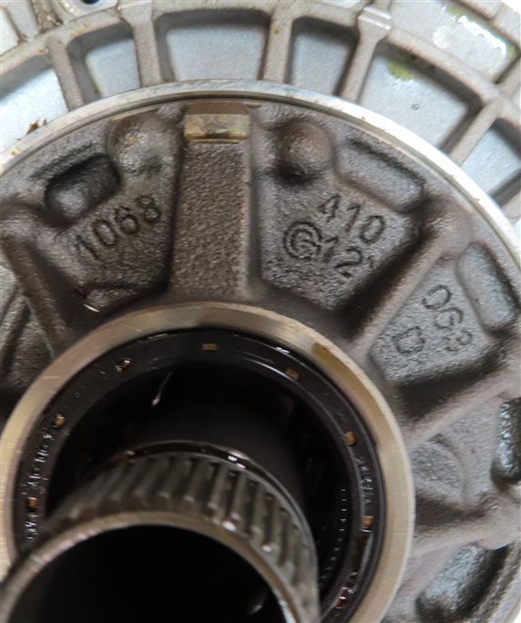 Thumbnail 7: 10-12 LR4 RANGE ROVER SPORT (L320 L322) 5.0L 6HP-28 AUTO TRANSMISSION OIL PUMP