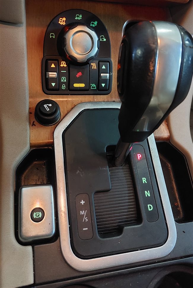 Thumbnail 2: 2010 LAND ROVER LR4 (L319) HILL DESCENT RIDE HEIGHT TERRAIN SELECT SWITCH PANEL