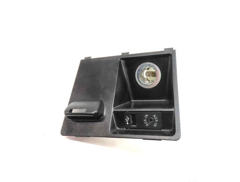 Thumbnail 2: 2012 BMW X5 (E70) AUX IN PORT w/ USB 12V POWER SOCKET PANEL