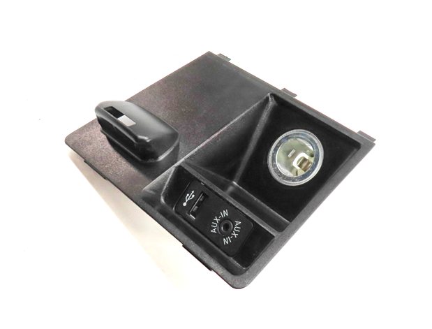 Thumbnail 3: 2012 BMW X5 (E70) AUX IN PORT w/ USB 12V POWER SOCKET PANEL