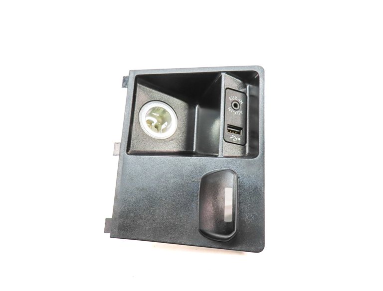 Thumbnail 4: 2012 BMW X5 (E70) AUX IN PORT w/ USB 12V POWER SOCKET PANEL