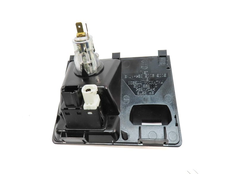 Thumbnail 6: 2012 BMW X5 (E70) AUX IN PORT w/ USB 12V POWER SOCKET PANEL