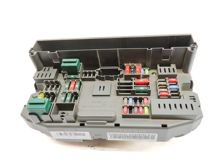 Thumbnail 2: 2012 BMW X5 (E70) 3.0L DIESEL (M57Y) FRONT POWER DISTRIBUTION FUSE RELAY BOX