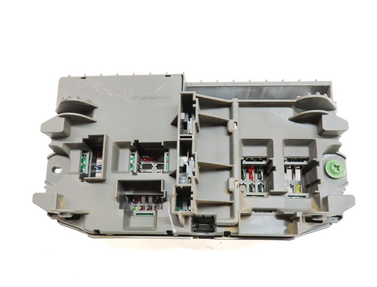 Thumbnail 4: 2012 BMW X5 (E70) 3.0L DIESEL (M57Y) FRONT POWER DISTRIBUTION FUSE RELAY BOX