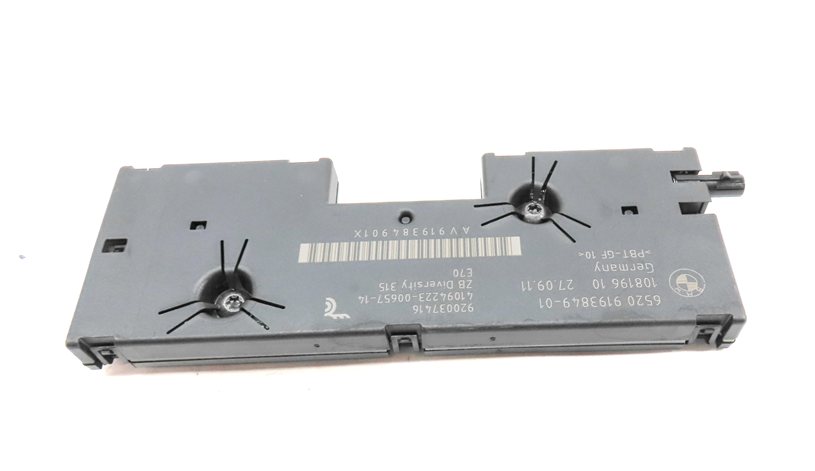 Thumbnail 4: 2012 BMW X5 (E70) RADIO STEREO ANTENNA DIVERSITY AMPLIFIER MODULE