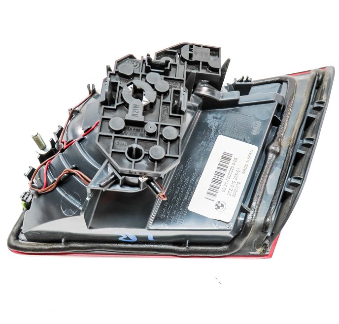 Thumbnail 8: 2011-2013 BMW 528i 535i 550i M5 (F10) LEFT REAR TRUNK LID TAILLIGHT LIGHT LAMP
