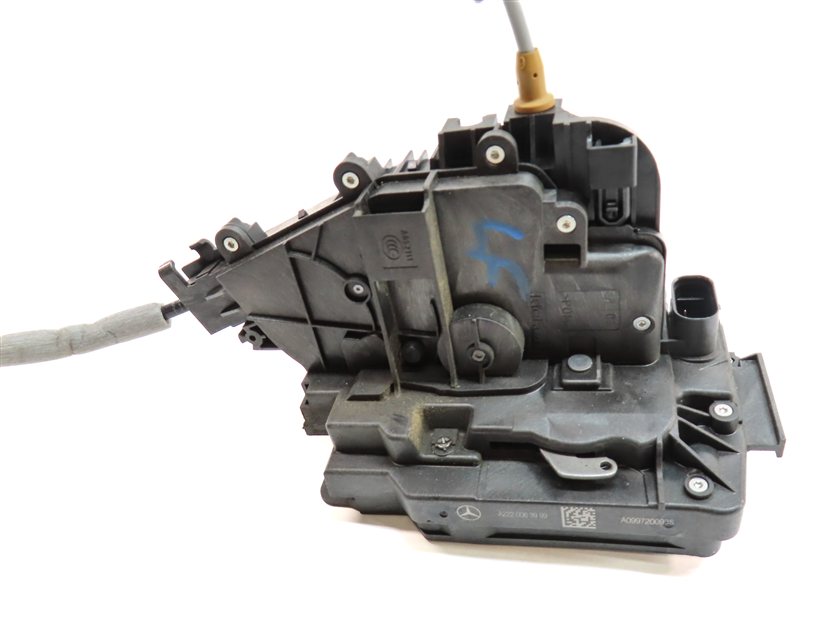 Thumbnail 6: 15-19 MERCEDES GLC GLE GLS ML CLASS X166 FRONT LEFT DRIVER DOOR LOCK LATCH