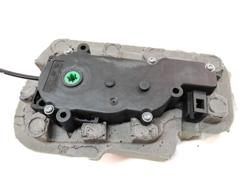 Thumbnail 4: 2018 MERCEDES GLS450 (X166) REAR TRUNK LIFTGATE HATCH LID SOFT CLOSE LOCK LATCH