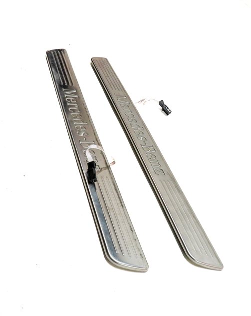 Thumbnail 3: 18 MERCEDES GLS450 (X166) FRONT LEFT & RIGHT LIGHTED DOOR SILL SCUFF TRIM SET/2