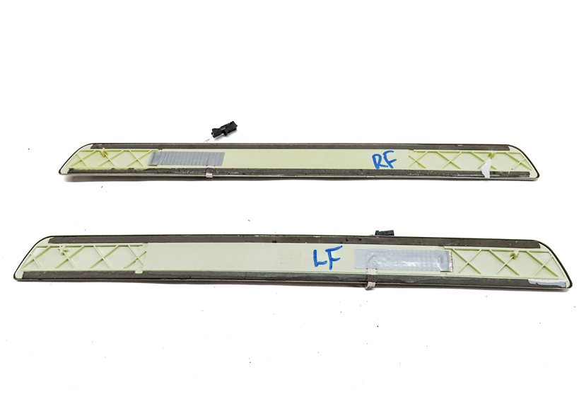 Thumbnail 5: 18 MERCEDES GLS450 (X166) FRONT LEFT & RIGHT LIGHTED DOOR SILL SCUFF TRIM SET/2