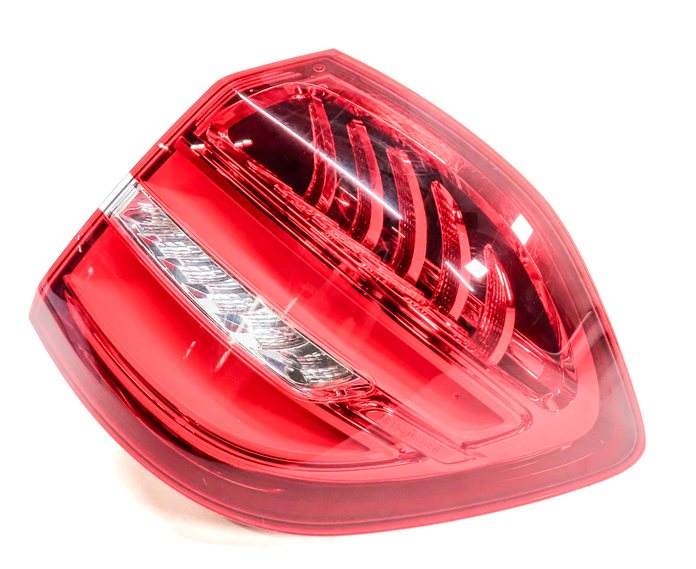 17-19 MERCEDES GLS CLASS X166 REAR RIGHT PASSENGER OUTER QUARTER TAILLIGHT LAMP