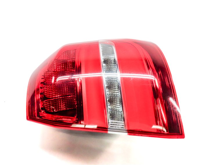 Thumbnail 3: 17-19 MERCEDES GLS CLASS X166 REAR RIGHT PASSENGER OUTER QUARTER TAILLIGHT LAMP