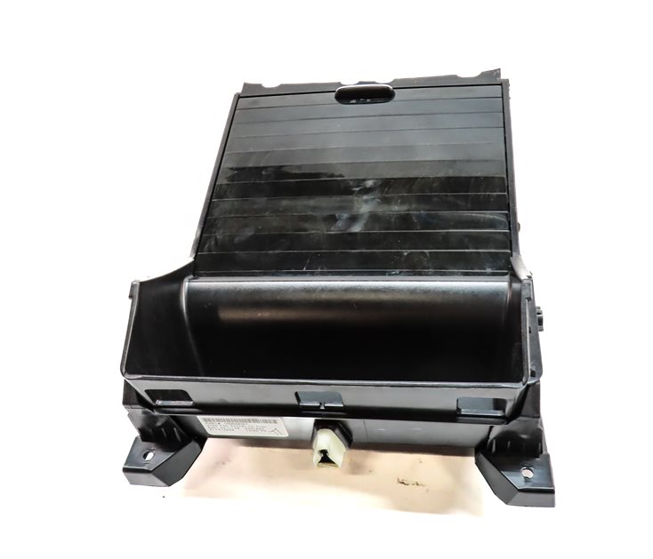 Thumbnail 4: 2018 MERCEDES GLS450 (X166) FRONT CENTER CONSOLE DUAL CUPHOLDER w/12V SOCKET