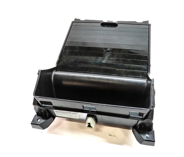 Thumbnail 5: 2018 MERCEDES GLS450 (X166) FRONT CENTER CONSOLE DUAL CUPHOLDER w/12V SOCKET