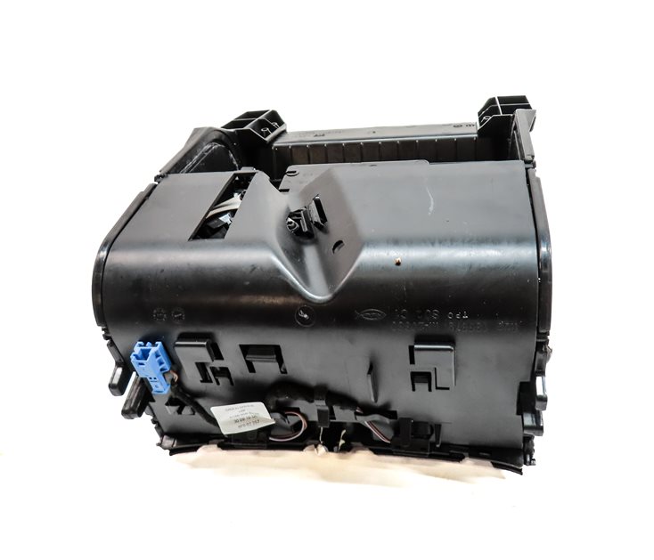 Thumbnail 8: 2018 MERCEDES GLS450 (X166) FRONT CENTER CONSOLE DUAL CUPHOLDER w/12V SOCKET