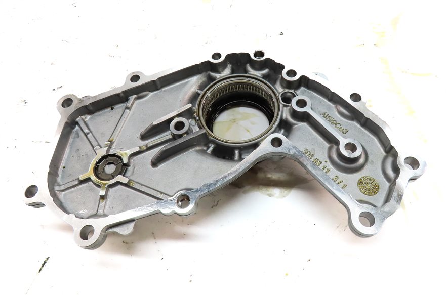 Thumbnail 12: 2018 MERCEDES GLS450 (X166) AUTO TRANSMISSION CHAIN DRIVE OIL FLUID PUMP COVER