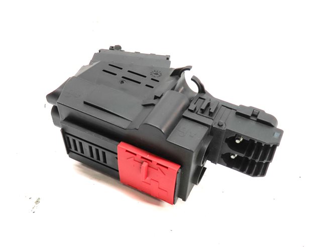 Thumbnail 1: 2013 MERCEDES GL450 (X166) 4.6L (M278) ENGINE POWER RELAY JUNCTION BOX