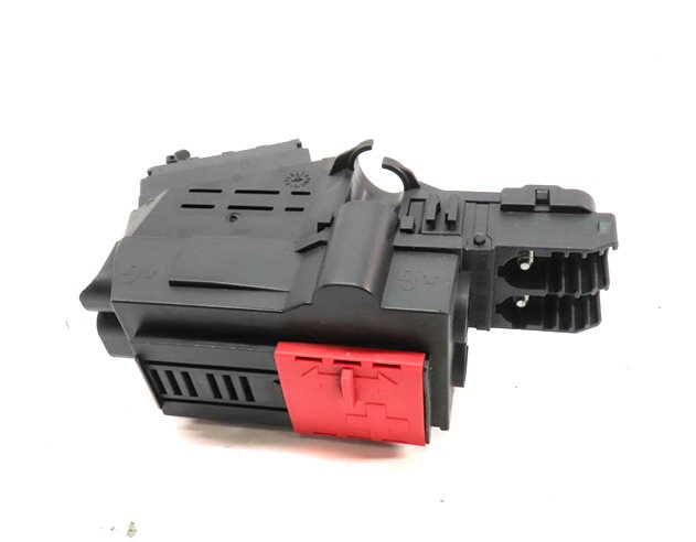 Thumbnail 2: 2013 MERCEDES GL450 (X166) 4.6L (M278) ENGINE POWER RELAY JUNCTION BOX
