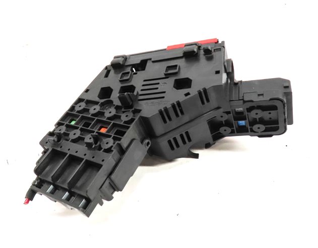 Thumbnail 5: 2013 MERCEDES GL450 (X166) 4.6L (M278) ENGINE POWER RELAY JUNCTION BOX
