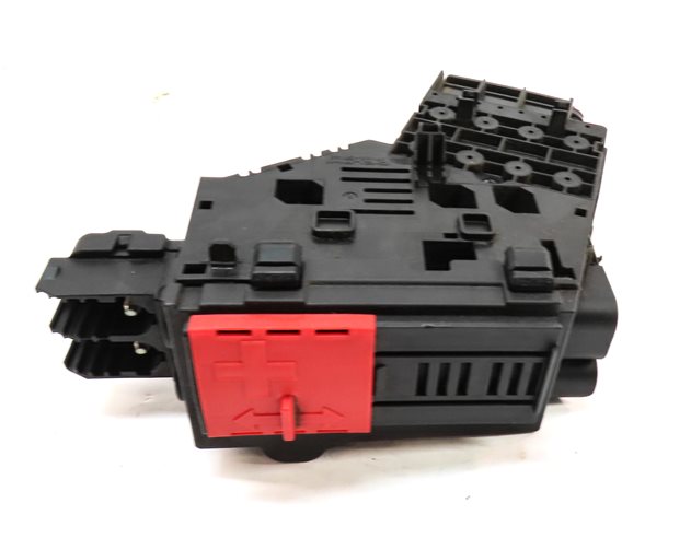 Thumbnail 6: 2013 MERCEDES GL450 (X166) 4.6L (M278) ENGINE POWER RELAY JUNCTION BOX