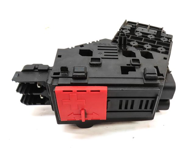 Thumbnail 7: 2013 MERCEDES GL450 (X166) 4.6L (M278) ENGINE POWER RELAY JUNCTION BOX