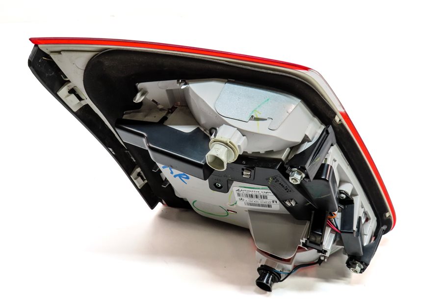 Thumbnail 4: 13-16 MERCEDES GL350 GL450 GL550 (X166) REAR RIGHT INNER TAILLIGHT LIGHT LAMP