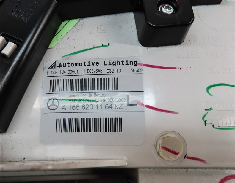 Thumbnail 7: 13-16 MERCEDES GL350 GL450 GL550 (X166) LEFT DRIVER INNER TAILLIGHT LIGHT LAMP