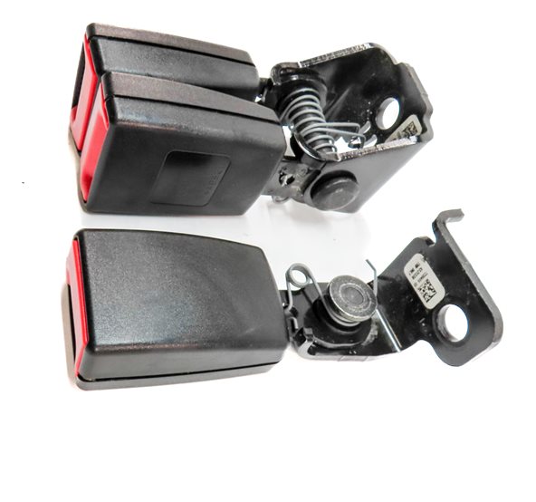 Thumbnail 4: 2014 BMW X3 (F25) REAR LEFT CENTER RIGHT SEATBELT BUCKLE RECEIVER SET/3 (Black)