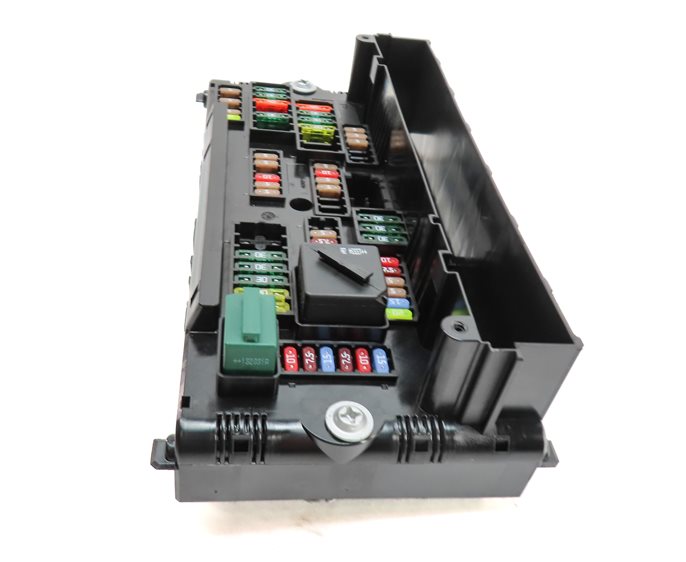 Thumbnail 4: 2014 BMW X3 (F25) 2.0L (N20) ENGINE FRONT POWER DISTRIBUTION FUSE POWER BOX