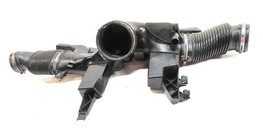 Thumbnail 2: 2016 RANGE ROVER SPORT (L494) 3.0L SUPER ENGINE AIR INTAKE RESONATOR PIPE