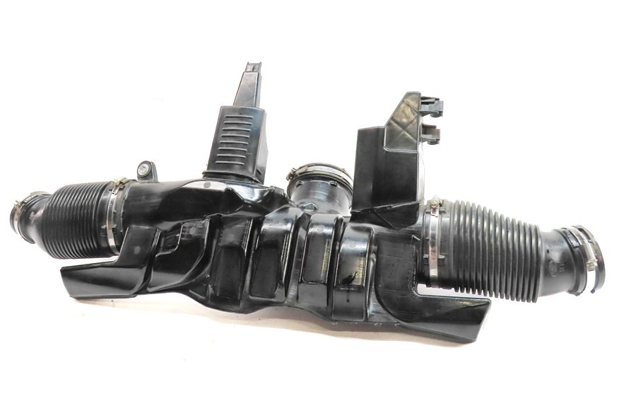 Thumbnail 8: 2016 RANGE ROVER SPORT (L494) 3.0L SUPER ENGINE AIR INTAKE RESONATOR PIPE