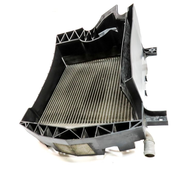 Thumbnail 2: 13-20 ROVER SPORT DISCOVERY (L405 L462 L494) LEFT AUXILIARY RADIATOR & BRACKET
