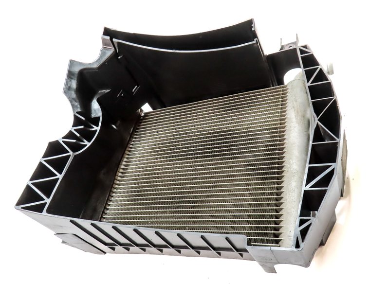 Thumbnail 4: 13-20 ROVER SPORT DISCOVERY (L405 L462 L494) LEFT AUXILIARY RADIATOR & BRACKET