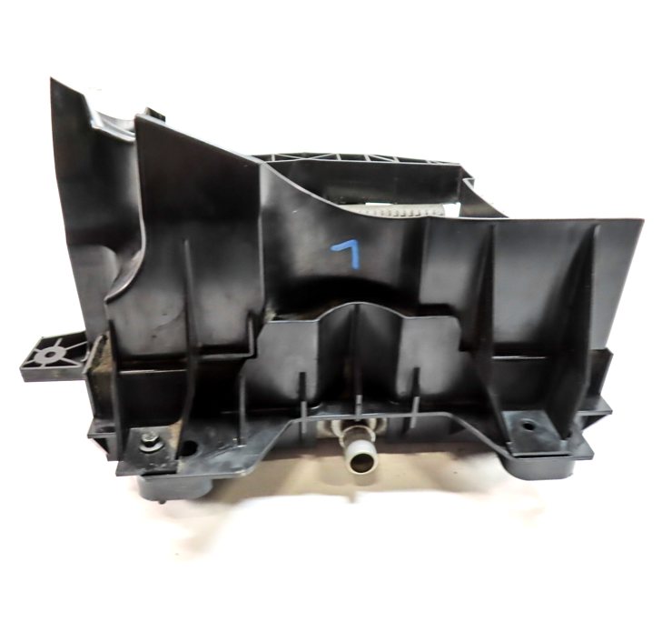 Thumbnail 6: 13-20 ROVER SPORT DISCOVERY (L405 L462 L494) LEFT AUXILIARY RADIATOR & BRACKET