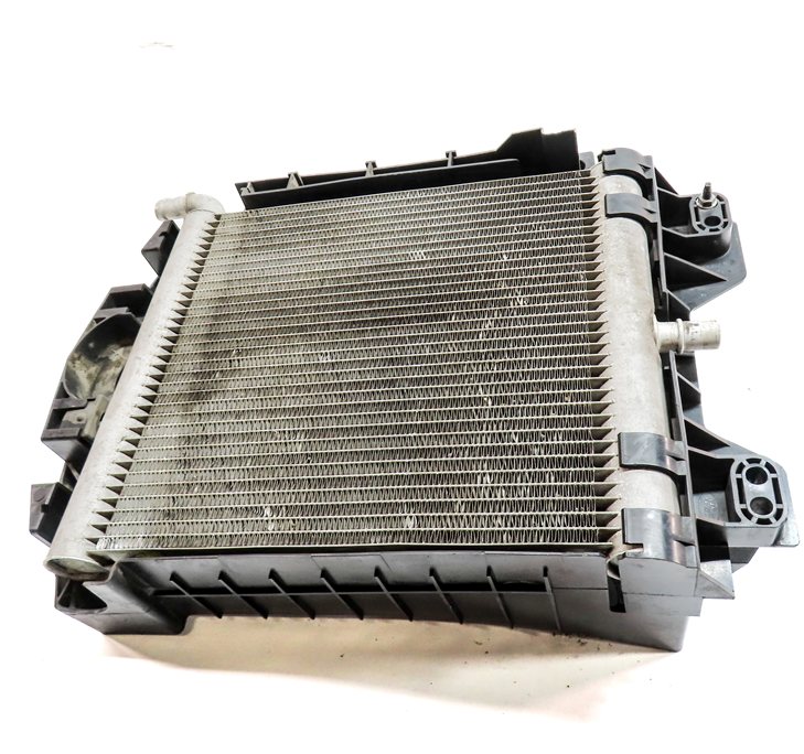Thumbnail 7: 13-20 ROVER SPORT DISCOVERY (L405 L462 L494) LEFT AUXILIARY RADIATOR & BRACKET