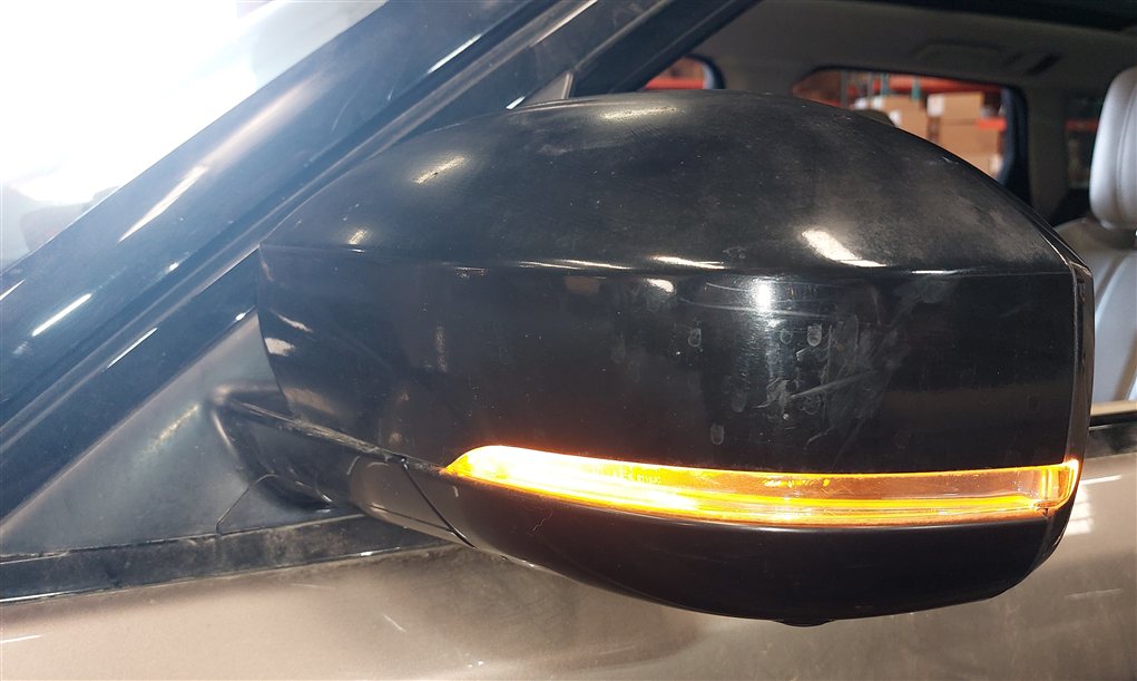 Thumbnail 2: 16-17 ROVER SPORT L494 LEFT PFOLD MEM BLIND SPOT CAMERA DOOR MIRROR (Quartzite)