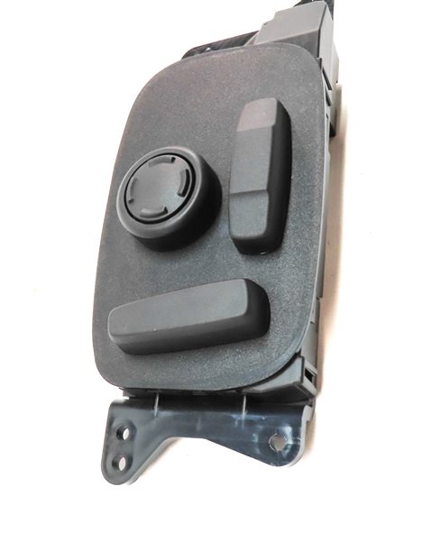 Thumbnail 6: 2017 LAND ROVER DISCOVERY SPORT (L550) FRONT RIGHT SEAT POSITION LUMBAR SWITCH