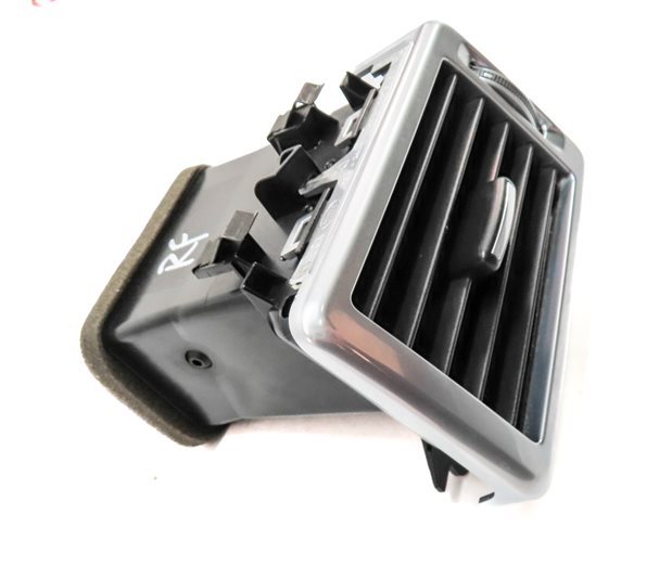 Thumbnail 3: 17 LAND ROVER DISCOVERY SPORT (L550) FRONT RIGHT PASSENGER DASH HEAT AIR AC VENT