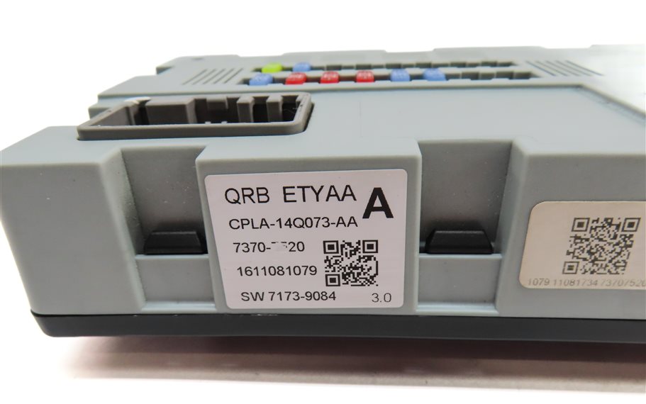 Thumbnail 5: 2017 LAND ROVER DISCOVERY SPORT (L550) 2.0L CABIN FUSE RELAY PANEL BOX