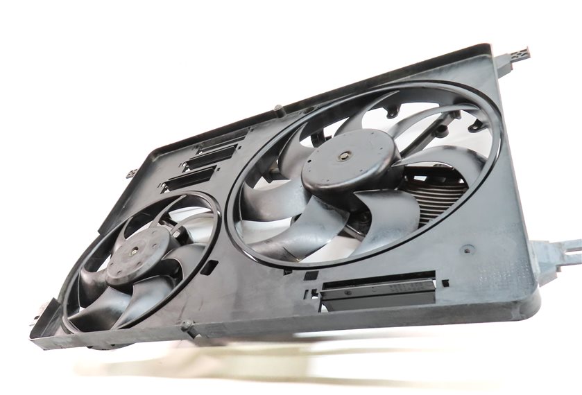 Thumbnail 2: 12-17 LR2 DISCOVERY SPORT RANGE ROVER EVOQUE L550 RADIATOR COOLING FAN & SHROUD