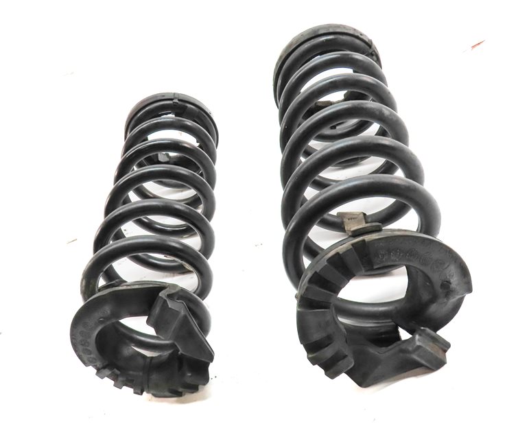 Thumbnail 2: 2015-2019 LAND ROVER DISCOVERY SPORT (L550) REAR SUSPENSION COIL SPRING SET-2