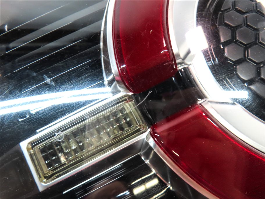 Thumbnail 9: 2015-2019 LAND ROVER DISCOVERY SPORT (L550) LEFT REAR INNER TAILLIGHT LIGHT LAMP