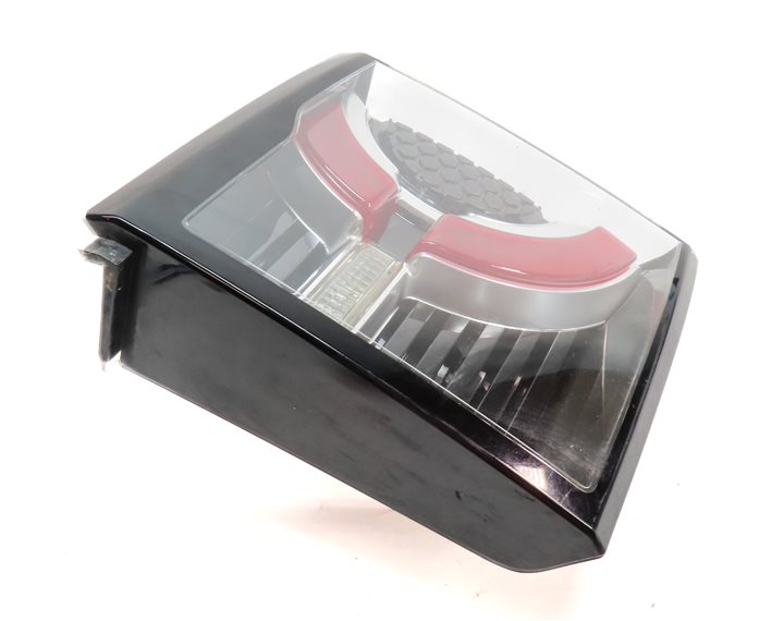 Thumbnail 4: 15-19 LAND ROVER DISCOVERY SPORT (L550) RIGHT REAR INNER TAILLIGHT LIGHT LAMP