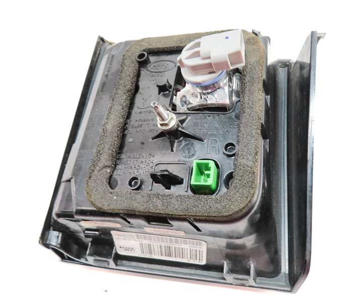 Thumbnail 6: 15-19 LAND ROVER DISCOVERY SPORT (L550) RIGHT REAR INNER TAILLIGHT LIGHT LAMP