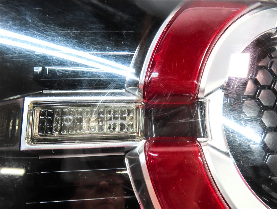 Thumbnail 8: 15-19 LAND ROVER DISCOVERY SPORT (L550) RIGHT REAR INNER TAILLIGHT LIGHT LAMP