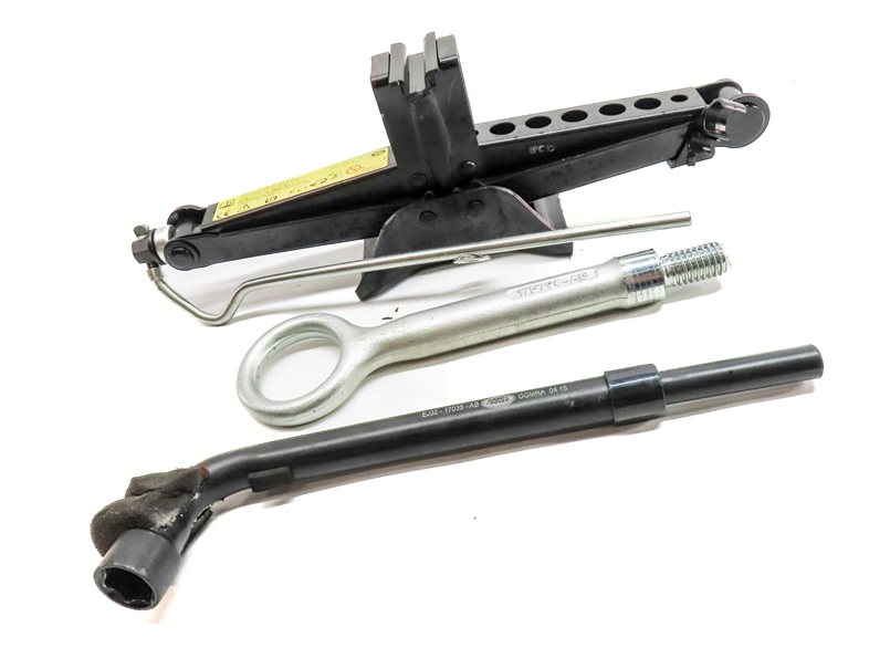 Thumbnail 2: 15-23 LAND ROVER DISCOVERY SPORT L550 TIRE SCISSOR JACK w/ TOW EYE & LUG WRENCH