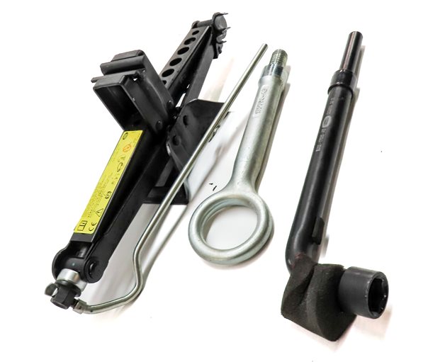 Thumbnail 3: 15-23 LAND ROVER DISCOVERY SPORT L550 TIRE SCISSOR JACK w/ TOW EYE & LUG WRENCH
