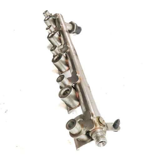Thumbnail 3: 2016 LAND ROVER DISCOVERY SPORT (L550) 2.0L ENGINE FUEL INJECTOR RAIL