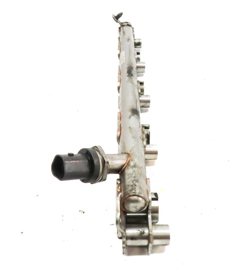 Thumbnail 4: 2016 LAND ROVER DISCOVERY SPORT (L550) 2.0L ENGINE FUEL INJECTOR RAIL