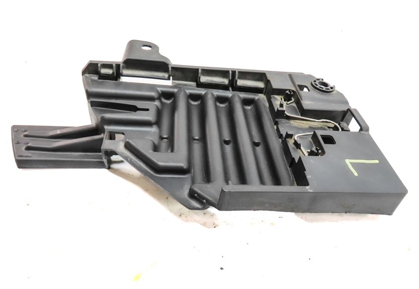 Thumbnail 6: 2016 LAND ROVER DISCOVERY SPORT (L550) FRONT LEFT DRIVER HEADLIGHT MOUNT BRACKET